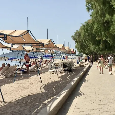 Bodrum-turgutreis Merkezde Plaja 50 Metre Uzaklikta 1 Ve 2 Numarali Daireler アパート