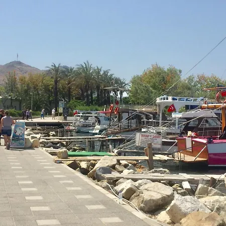 Bodrum-turgutreis Merkezde Plaja 50 Metre Uzaklikta 1 Ve 2 Numarali Daireler アパート