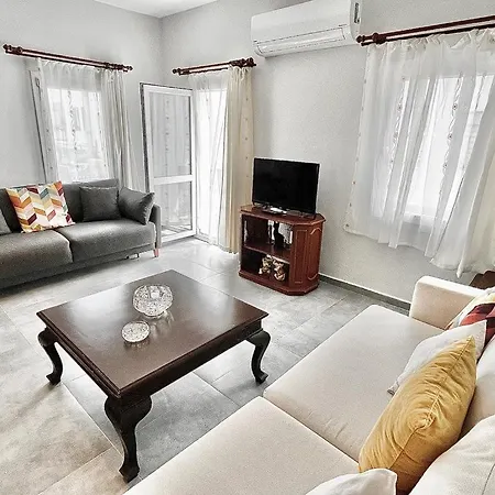 Apartament Bodrum-turgutreis Merkezde Plaja 50 Metre Uzaklikta 1 Ve 2 Numarali Daireler *