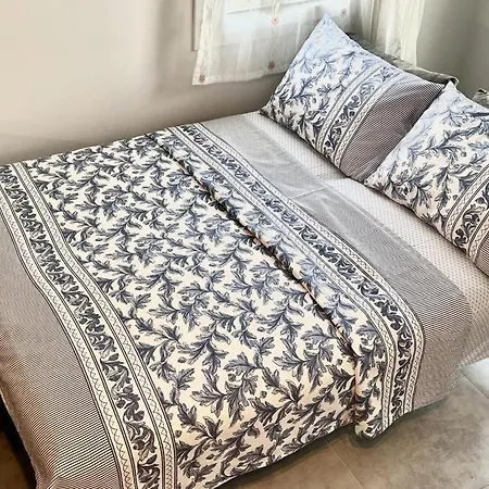 Bodrum-turgutreis Merkezde Plaja 50 Metre Uzaklikta 1 Ve 2 Numarali Daireler ボドルム