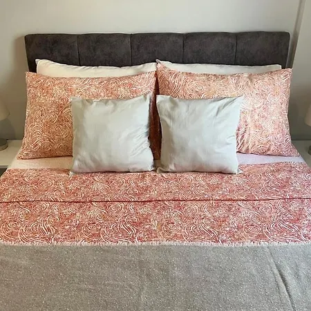 Bodrum-turgutreis Merkezde Plaja 50 Metre Uzaklikta 1 Ve 2 Numarali Daireler Apartament Bodrum