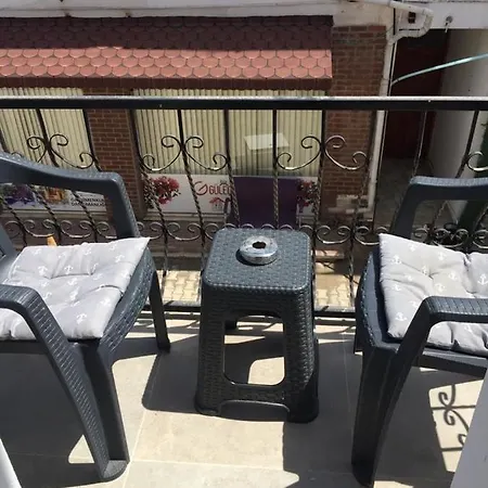 Apartament Bodrum-turgutreis Merkezde Plaja 50 Metre Uzaklikta 1 Ve 2 Numarali Daireler