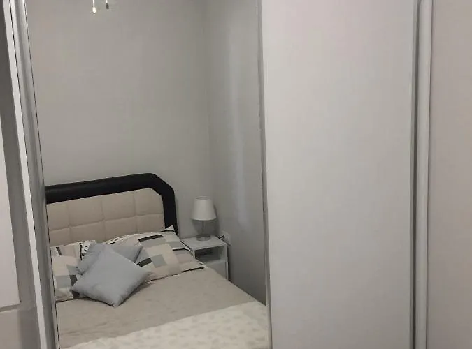 Bodrum-turgutreis Merkezde Plaja 50 Metre Uzaklıkta 1 Ve 2 Numaralı Daireler Bodrum