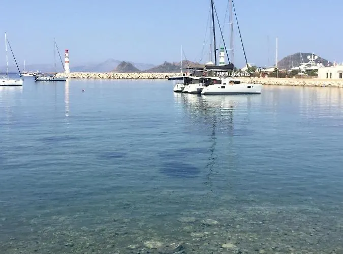 Bodrum-turgutreis Merkezde Plaja 50 Metre Uzaklikta 1 Ve 2 Numarali Daireler 아파트 Bodrum