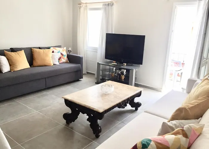 Bodrum-turgutreis Merkezde Plaja 50 Metre Uzaklikta 1 Ve 2 Numarali Daireler