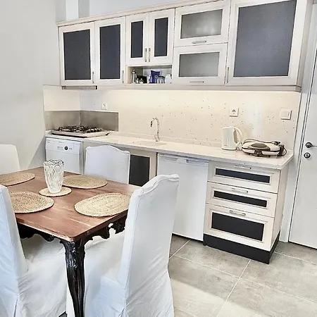 Appartement Bodrum-turgutreis Merkezde Plaja 50 Metre Uzaklikta 1 Ve 2 Numarali Daireler