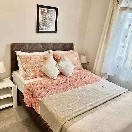 Bodrum-turgutreis Merkezde Plaja 50 Metre Uzaklikta 1 Ve 2 Numarali Daireler * Bodrum
