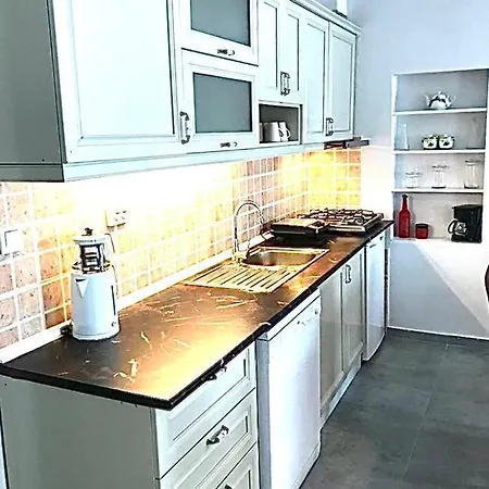 Bodrum-turgutreis Merkezde Plaja 50 Metre Uzaklikta 1 Ve 2 Numarali Daireler Apartament *